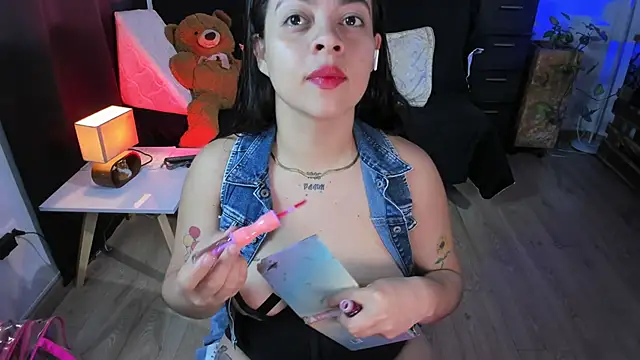 Cuttiealice online show from 03.11.25