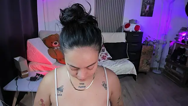 Cuttiealice online show from 03.15.25