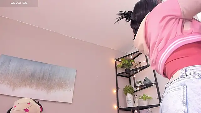 Briana Wells  online show from 03.21.26