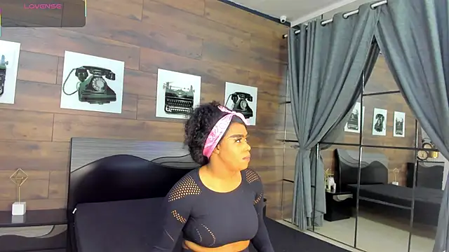 Snapshot of Briana_Wells_ chatting on 07.12.26 Briana Wells online show from 07.12.26
