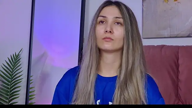 Snapshot of NicolLopeze chatting on 11.26.25 NicolLopeze online show from 11.26.25