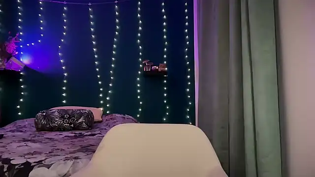 Snapshot of MistyParadiso chatting on 01.15.25 MistyParadiso online show from 01.15.25