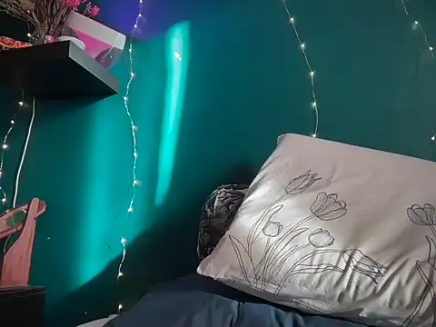 Snapshot of MistyParadiso chatting on 03.18.25 MistyParadiso online show from 03.18.25