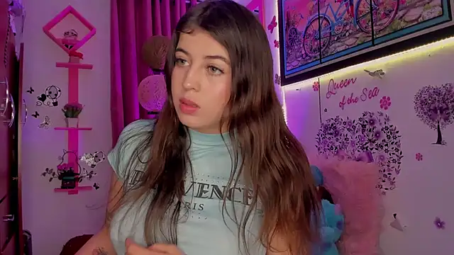 Snapshot of zoe_kittylove chatting on 12.19.24 zoe kittylove online show from 12.19.24