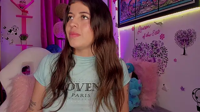 Snapshot of zoe_kittylove chatting on 12.19.24 zoe kittylove online show from 12.19.24