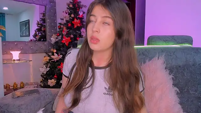 Snapshot of zoe_kittylove chatting on 11.19.25 zoe kittylove online show from 11.19.25