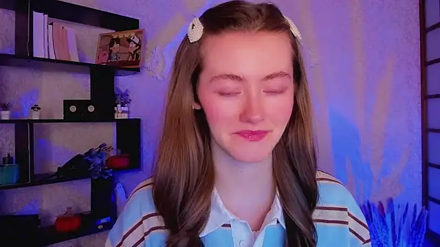 KateCuddle online show from 12.17.24