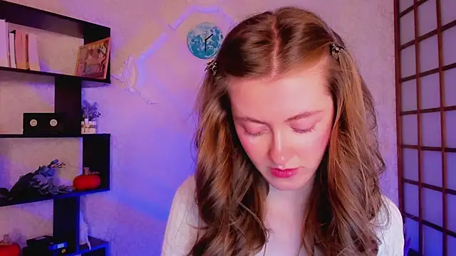 KateCuddle online show from 12.25.24