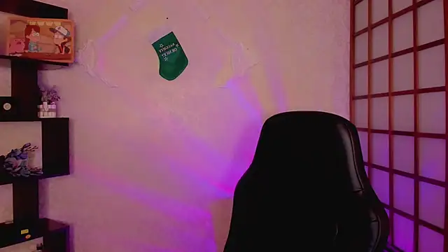 KateCuddle online show from 12.31.24