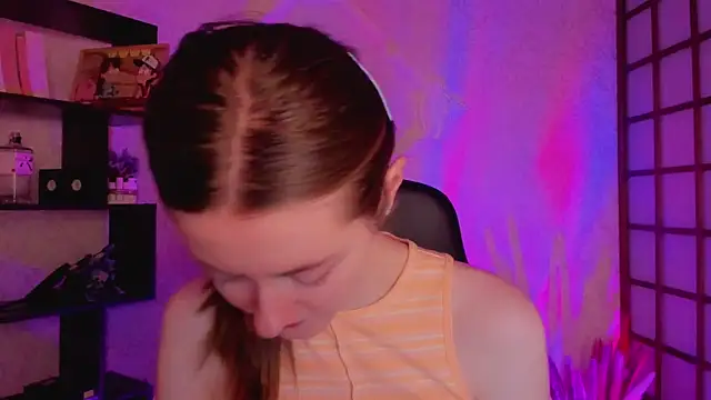 KateCuddle online show from 02.05.25