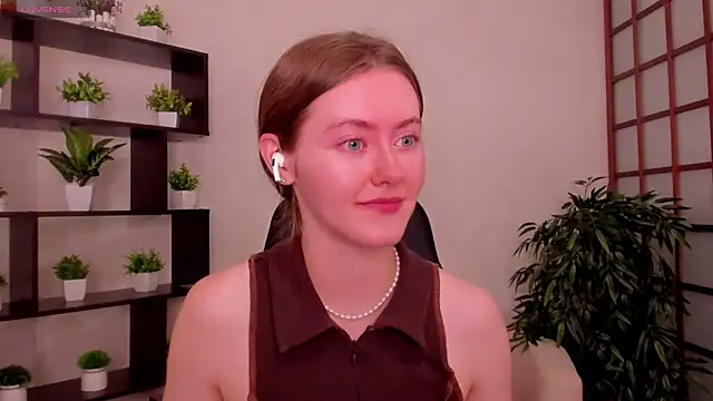 KateCuddle online show from 08.05.26