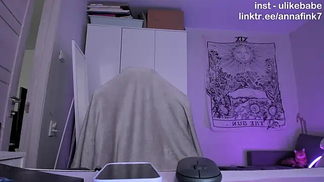 Snapshot of Anna_Fink chatting on 11.20.25 Anna Fink online show from 11.20.25