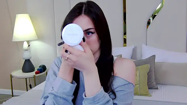 Betty Bridge online show from 04.06.26