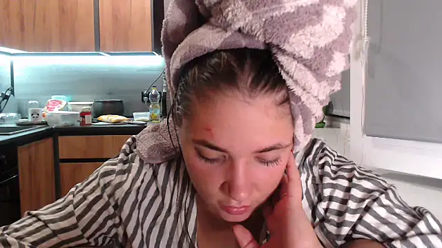 Snapshot of delightful_sofi chatting on 09.19.25 delightful sofi online show from 09.19.25