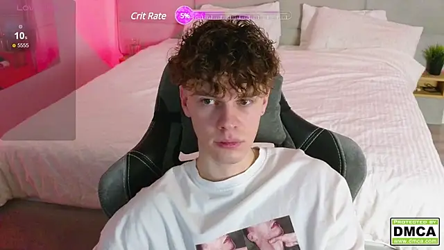 Snapshot of cute_thomas chatting on 01.21.25 cute thomas online show from 01.21.25