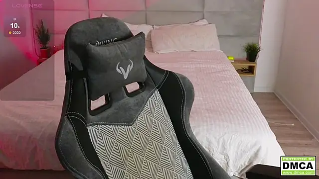 Snapshot of cute_thomas chatting on 02.03.25 cute thomas online show from 02.03.25