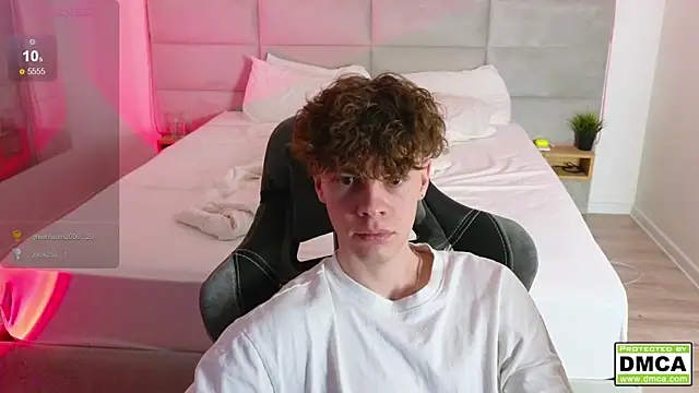 Snapshot of cute_thomas chatting on 02.05.25 cute thomas online show from 02.05.25