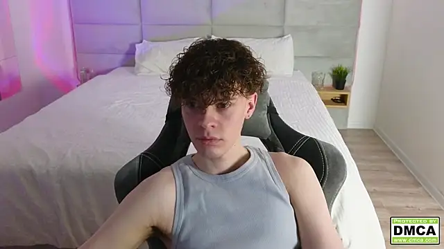 Snapshot of cute_thomas chatting on 03.14.25 cute thomas online show from 03.14.25