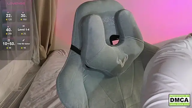 Snapshot of cute_thomas chatting on 10.08.25 cute thomas online show from 10.08.25