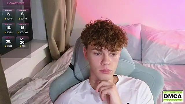 Snapshot of cute_thomas chatting on 10.14.25 cute thomas online show from 10.14.25