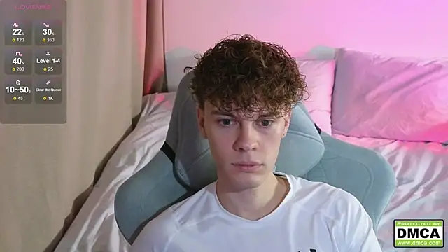 Snapshot of cute_thomas chatting on 10.17.25 cute thomas online show from 10.17.25