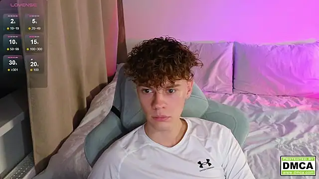 Snapshot of cute_thomas chatting on 10.22.25 cute thomas online show from 10.22.25