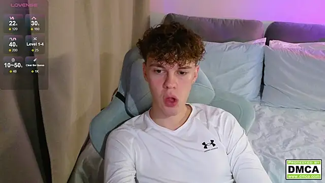 Snapshot of cute_thomas chatting on 11.10.25 cute thomas online show from 11.10.25