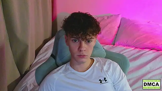 Snapshot of cute_thomas chatting on 11.17.25 cute thomas online show from 11.17.25