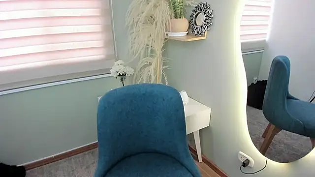 julieta evans  online show from 11.06.25