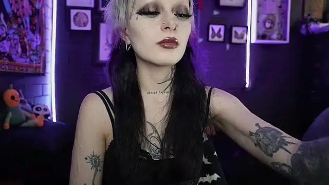 insania 9999  online show from 01.05.26