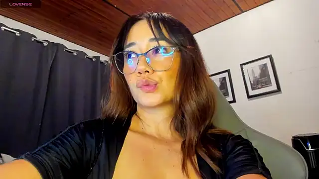 sofimendoza online show from 12.22.25