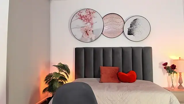 SaharaGarcia   online show from 02.20.25