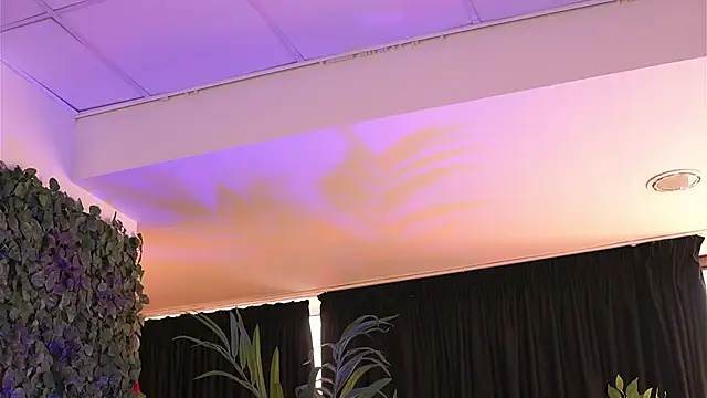 Snapshot of HotSkinnyX chatting on 02.22.25 HotSkinnyX online show from 02.22.25