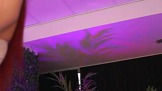 Snapshot of HotSkinnyX chatting on 03.01.25 HotSkinnyX online show from 03.01.25