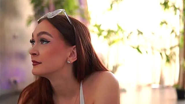 Snapshot of HotSkinnyX chatting on 10.23.25 HotSkinnyX online show from 10.23.25