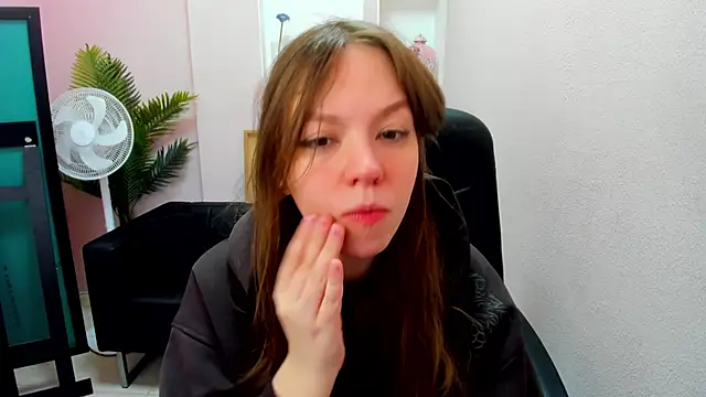 Persephoni online show from 03.02.25