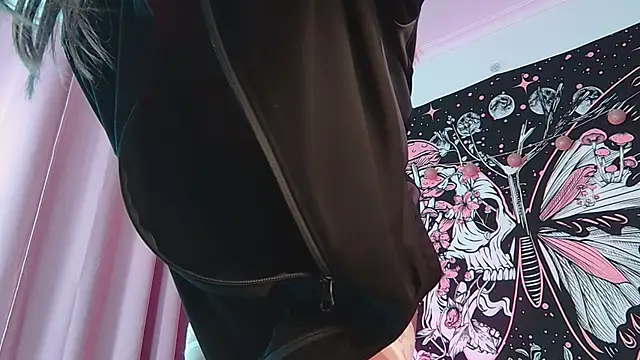 Snapshot of Saturn1a chatting on 03.05.25 Saturn1a online show from 03.05.25