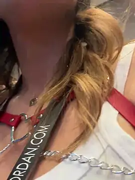 LeaGambit   online show from 01.24.25