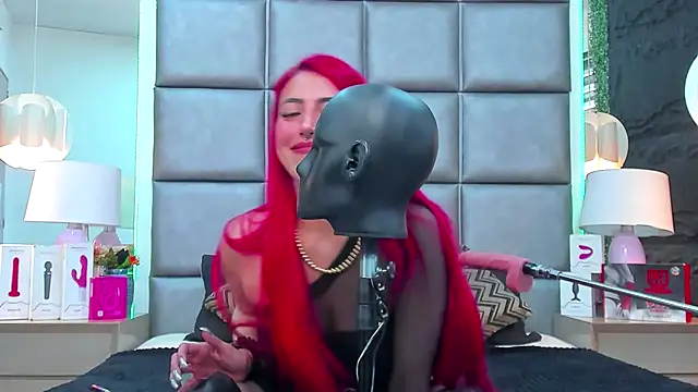 Snapshot of AllissaBrowm chatting on 11.08.25 AllissaBrowm online show from 11.08.25