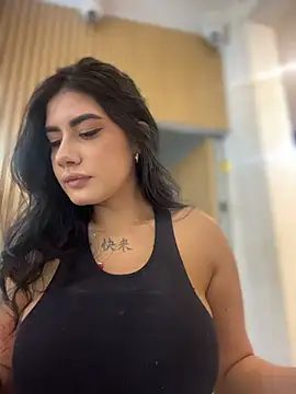 Snapshot of clarachanelricek chatting on 11.19.25 clarachanelricek online show from 11.19.25