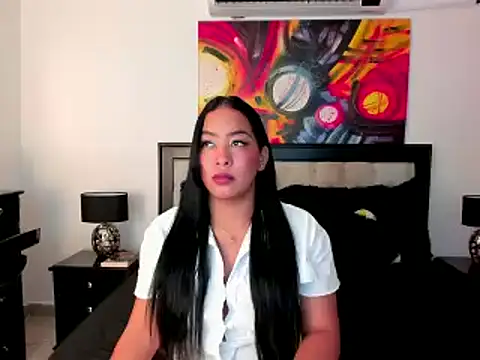 Snapshot of brunetenikole02 chatting on 01.29.25 brunetenikole02 online show from 01.29.25