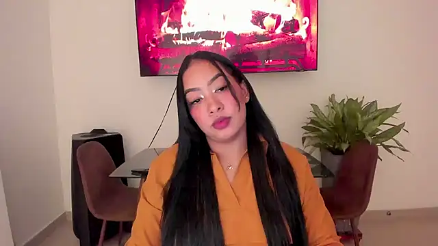 Snapshot of brunetenikole02 chatting on 03.15.25 brunetenikole02 online show from 03.15.25