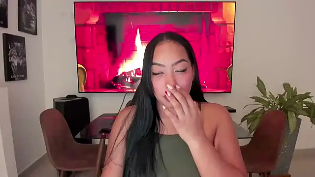 Snapshot of brunetenikole02 chatting on 10.24.25 brunetenikole02 online show from 10.24.25