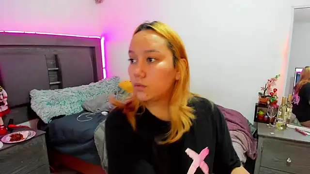 Snapshot of Cherrynoa chatting on 02.08.26 Cherrynoa online show from 02.08.26