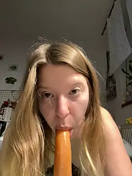 Snapshot of kimczii chatting on 05.05.26 kimczii online show from 05.05.26
