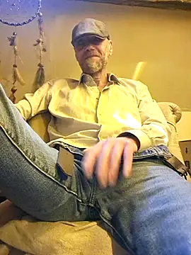 Snapshot of eddouxxx78 chatting on 04.01.26 eddouxxx78 online show from 04.01.26