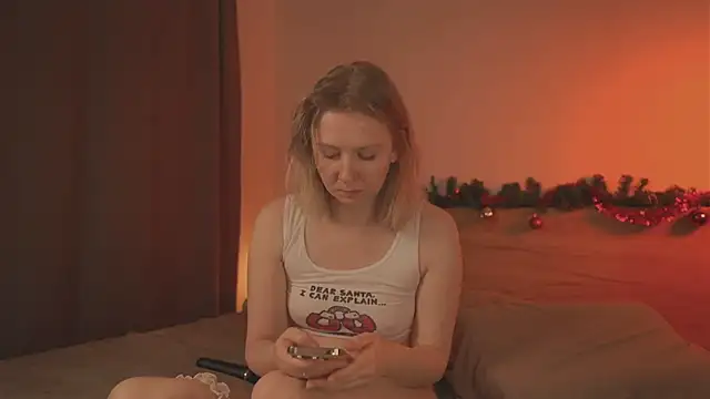 Snapshot of _Killer_Smile_ chatting on 12.26.24 Killer Smile online show from 12.26.24