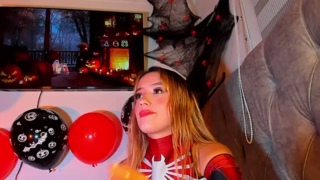 Snapshot of Sabrina_Cole chatting on 10.30.25 Sabrina Cole online show from 10.30.25