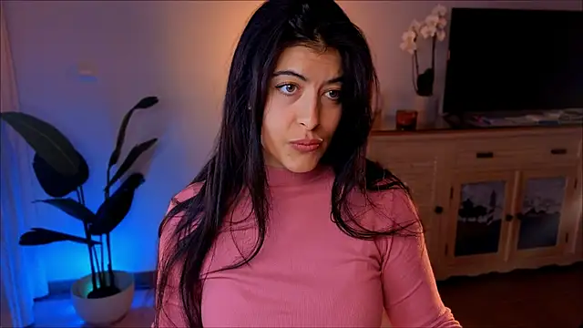 Snapshot of anabelcurvy chatting on 12.01.24 anabelcurvy online show from 12.01.24