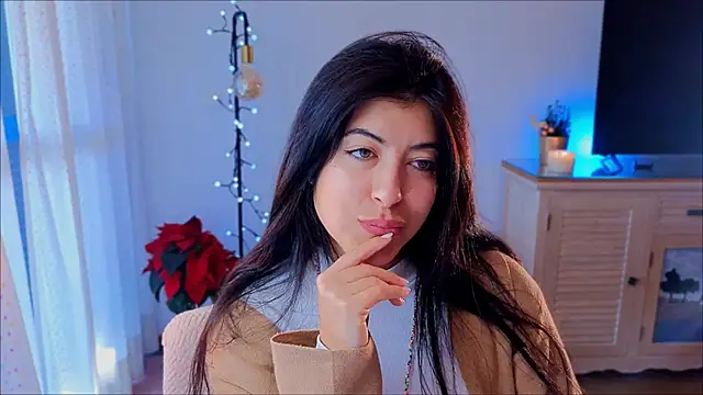 Snapshot of anabelcurvy chatting on 12.08.24 anabelcurvy online show from 12.08.24